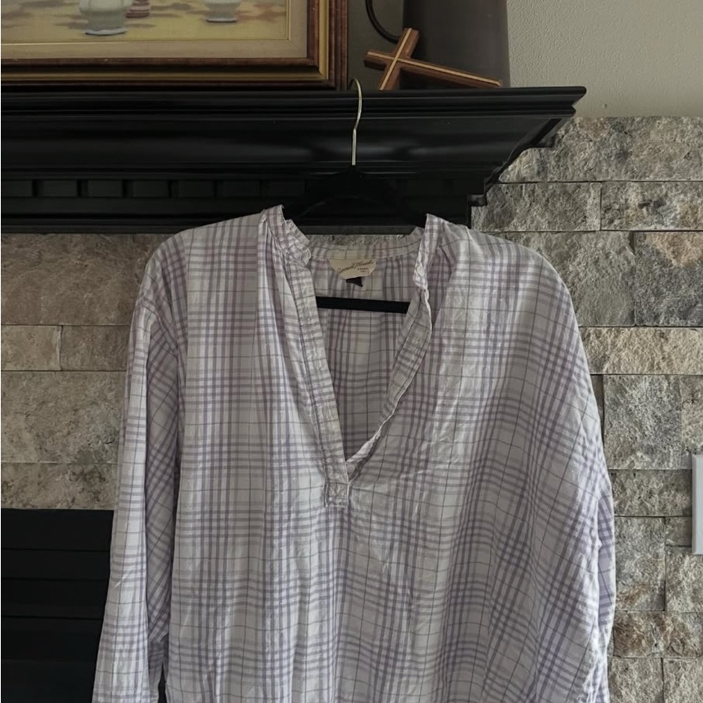 Universal Thread Women’s Light Purple and White Plaid Shirt